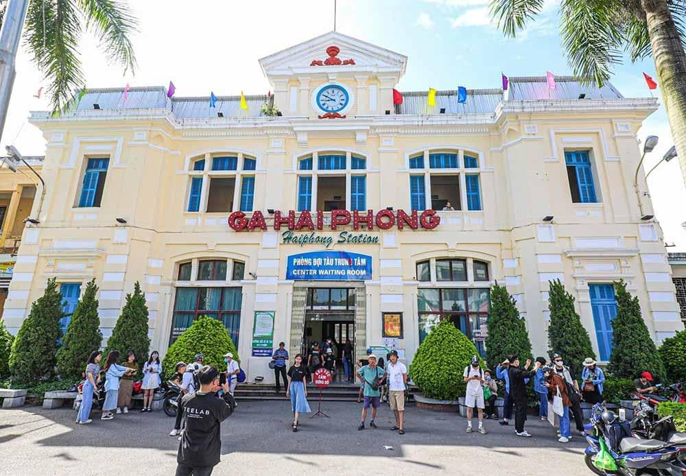 Từ Hà Nội đến Hải Phòng bạn có thể đi tàu hỏa